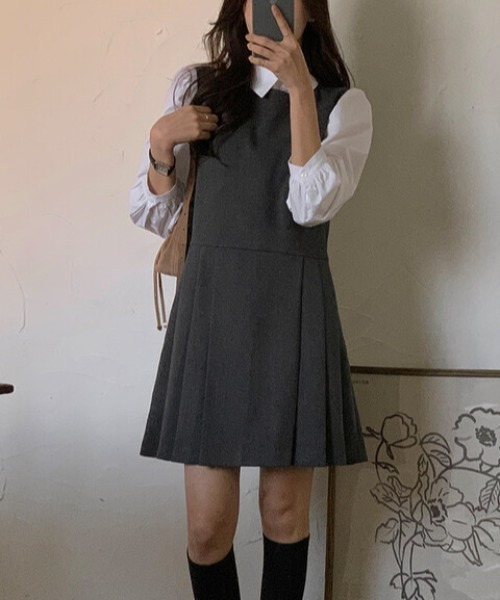 LAC-VERT（ラック・ヴェール）の「プリーツ切替ミニ丈ワンピース（ワンピース・レディース・ブラック/チャコールグレー/ホワイト/ネイビー・FREE）」の8枚目の写真