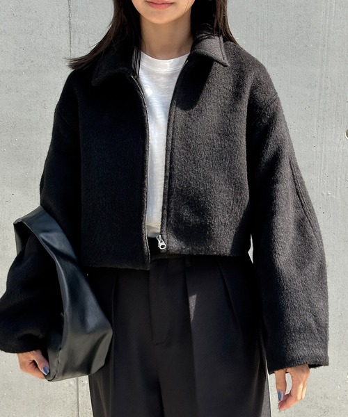 select MOCA(セレクトモカ)の「カーブスリーブコクーンショートアウター(ステンカラーコート・レディース・アイボリー/ブラック・MEDIUM/LARGE)」の7枚目の写真