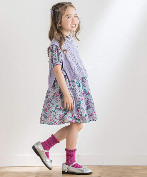 【セール】【お揃い】サテンフローラルパフスリーブワンピース(90~150cm)（ワンピース）｜BeBe（ベベ）