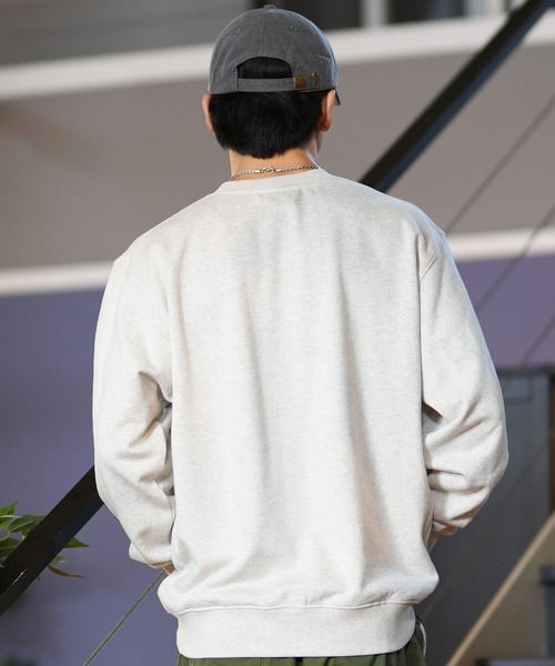 NEW ERA(ニューエラ)の「NEW ERA/ニューエラ トレーナー/スウェット スリーブロゴ 14324648/14324649(スウェット・メンズ・ブラック/オートミール・M/L/XL/2XL)」の16枚目の写真