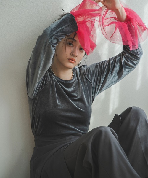 bohmal(ボマール)の「2WAYベロアトップス(Tシャツ/カットソー・レディース・ネイビー/グレー・FREE)」の10枚目の写真