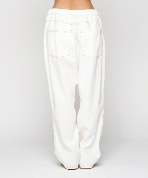 ROXY（ロキシー）の「TAKE IT EASY PANTS/ロキシーワイドフィットパンツ（チノパンツ・レディース・オリーブ/インディゴブルー/ホワイト/グリーン/ブラック/ブラック系その他・LARGE/MEDIUM/SMALL）」の16枚目の写真