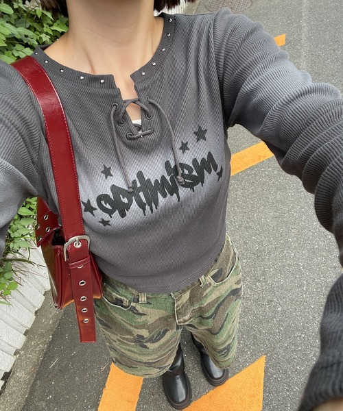 WEGO(ウィゴー)の「WEGO/レースアップブリーチトップス(Tシャツ/カットソー・レディース・ブラック/ブラウン・FREE)」の1枚目の写真