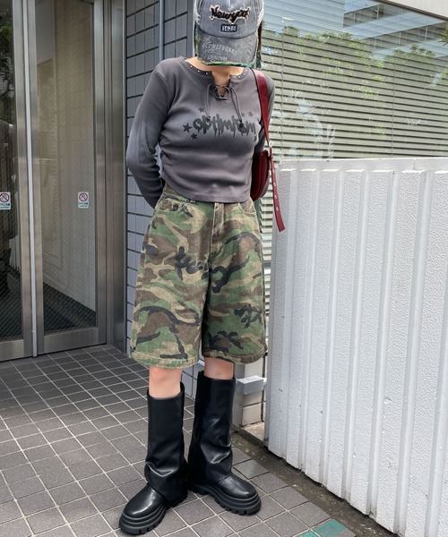 WEGO(ウィゴー)の「WEGO/レースアップブリーチトップス(Tシャツ/カットソー・レディース・ブラック/ブラウン・FREE)」の5枚目の写真