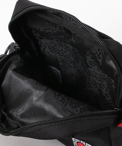 Keith Haring（キース・ヘリング）の「Keith Haring ハートタテ型ショルダーバッグ（ショルダーバッグ・メンズ・ブラック・FREE）」の4枚目の写真