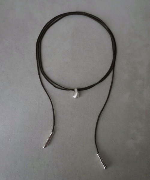 Lynn.（リン）の「long code tie（ネックレス・レディース・ブラック/ダークブラウン・FREE）」の7枚目の写真