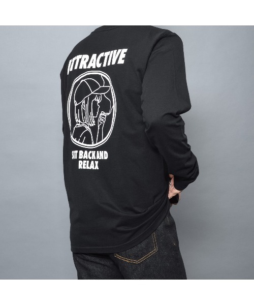 MODISH GAZE(モディシュガゼ)の「スモーキングガール SIT BACK AND RELAX ロンT(Tシャツ/カットソー・メンズ・ブラック・MEDIUM/LARGE/X-LARGE)」の2枚目の写真