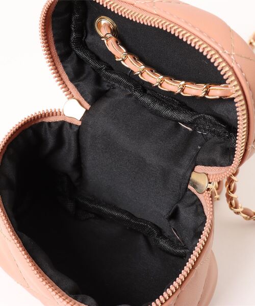 Pochi Pouch(ポチポーチ)の「Pochi Pouch/ 合成皮革/人工皮革 キルティング チェーン ミニショルダーバッグ(ショルダーバッグ・レディース・グリーン/ベビーピンク・FREE)」の5枚目の写真