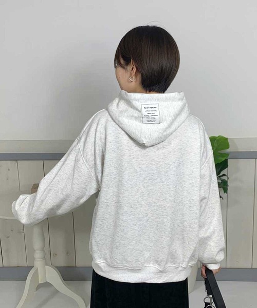 CRB(シーアールビー)の「カレッジロゴビッグパーカープルオーバー(パーカー・レディース・ベージュ/グレー/チャコールグレー・F)」の6枚目の写真