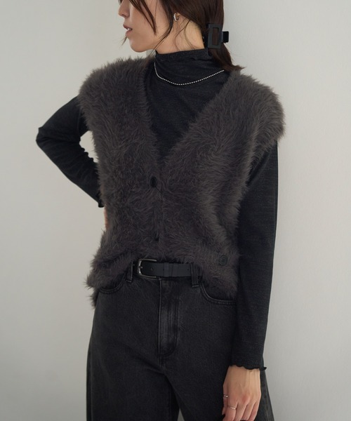 TRIANGLE PALETTE(トライアングルパレット)の「シャギーニットベスト(ベスト・レディース・アイボリー/ダークグレー/ベビーピンク/サックスブルー・FREE)」の2枚目の写真