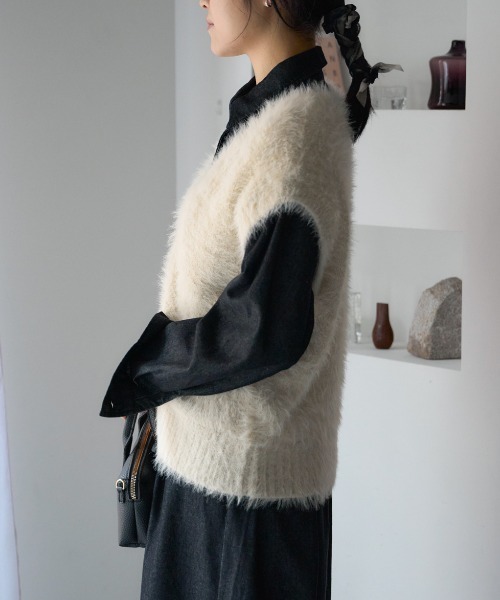 TRIANGLE PALETTE(トライアングルパレット)の「シャギーニットベスト(ベスト・レディース・アイボリー/ダークグレー/ベビーピンク/サックスブルー・FREE)」の17枚目の写真