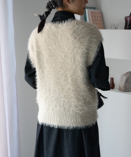 TRIANGLE PALETTE(トライアングルパレット)の「シャギーニットベスト(ベスト・レディース・アイボリー/ダークグレー/ベビーピンク/サックスブルー・FREE)」の18枚目の写真