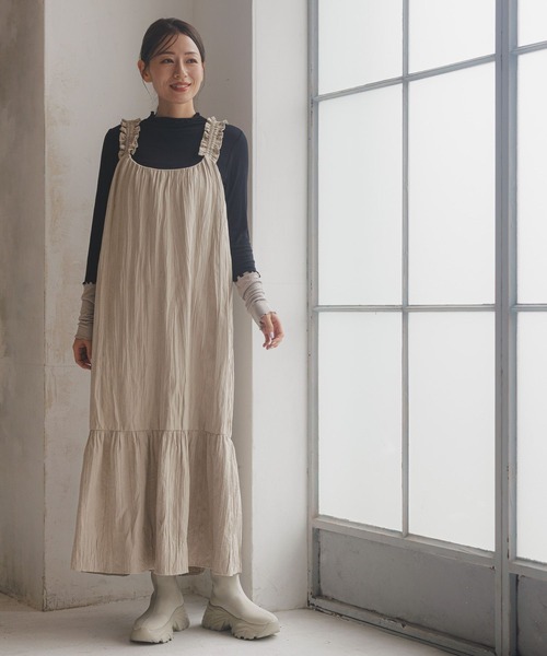 LAKOLE（ラコレ）の「スエードライククリンクルワンピース / 234621（ワンピース・レディース・ベージュ/ブラウン/ブラック・SMALL/MEDIUM）」の3枚目の写真