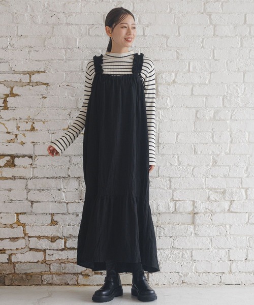 LAKOLE（ラコレ）の「スエードライククリンクルワンピース / 234621（ワンピース・レディース・ベージュ/ブラウン/ブラック・SMALL/MEDIUM）」の2枚目の写真