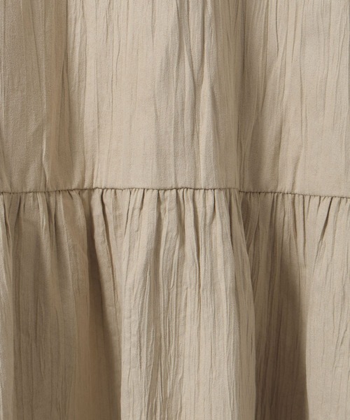 LAKOLE（ラコレ）の「スエードライククリンクルワンピース / 234621（ワンピース・レディース・ベージュ/ブラウン/ブラック・SMALL/MEDIUM）」の5枚目の写真