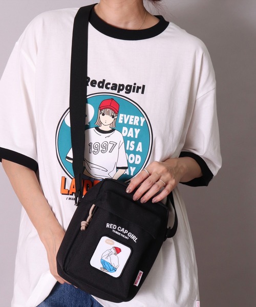Red Cap Girl(レッドキャプガール)の「(LG)【Red Cap Girl】スクエア ショルダーバッグ(ショルダーバッグ・メンズ・ブラック×レッド/ブラック×グリーン/ブラック×ベージュ・ONE SIZE)」の3枚目の写真