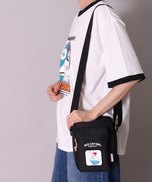 Red Cap Girl(レッドキャプガール)の「(LG)【Red Cap Girl】スクエア ショルダーバッグ(ショルダーバッグ・メンズ・ブラック×レッド/ブラック×グリーン/ブラック×ベージュ・ONE SIZE)」の11枚目の写真