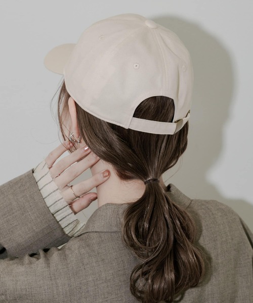 SMELLY（スメリー）の「カラーロゴキャップ（キャップ・レディース・アイボリー/ブラック/ベージュ/ネイビー・-）」の7枚目の写真