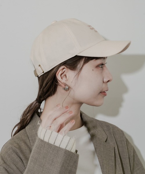 SMELLY（スメリー）の「カラーロゴキャップ（キャップ・レディース・アイボリー/ブラック/ベージュ/ネイビー・-）」の8枚目の写真