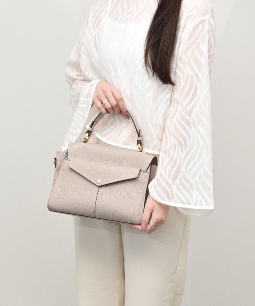 LORISTELLA(ロリステッラ)の「【LORISTELLA】シュリンクレザーフラップハンドバッグ(Q56409)(ハンドバッグ・レディース・グレイッシュベージュ/ブラウン/ライトグレー・ALL)」の5枚目の写真