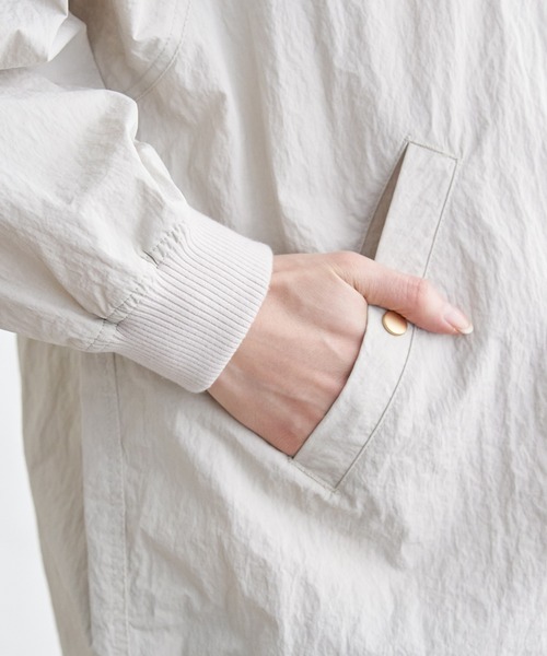 ikka(イッカ)の「ミドル丈リブブルゾン(ブルゾン・レディース・チャコールグレー/オフホワイト・M/L/S)」の15枚目の写真