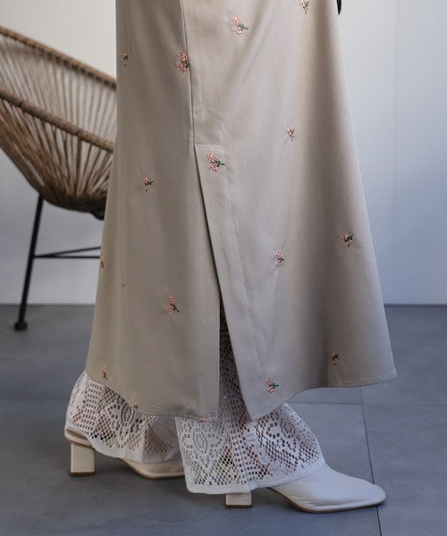 sakishimatokyo（サキシマトーキョー）の「フラワー刺繍 キャミワンピース/flower（ワンピース・レディース・グレー/ベージュ/ネイビー・FREE）」の17枚目の写真