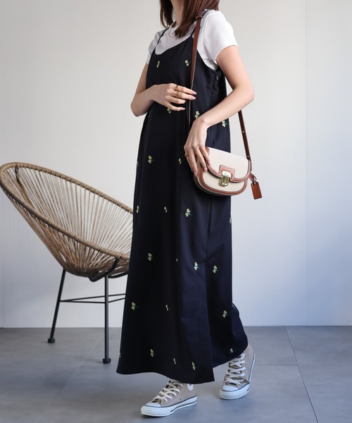 sakishimatokyo（サキシマトーキョー）の「フラワー刺繍 キャミワンピース/flower（ワンピース・レディース・グレー/ベージュ/ネイビー・FREE）」の8枚目の写真