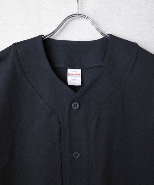 United Athle（ユナイテッドアスレ）の「【CBT1】【United Athle】8.5オンス コットン ジャージー ベースボールシャツ 4982（シャツ/ブラウス・メンズ・アッシュグレー/ブラック・X-LARGE/LARGE/MEDIUM）」の5枚目の写真