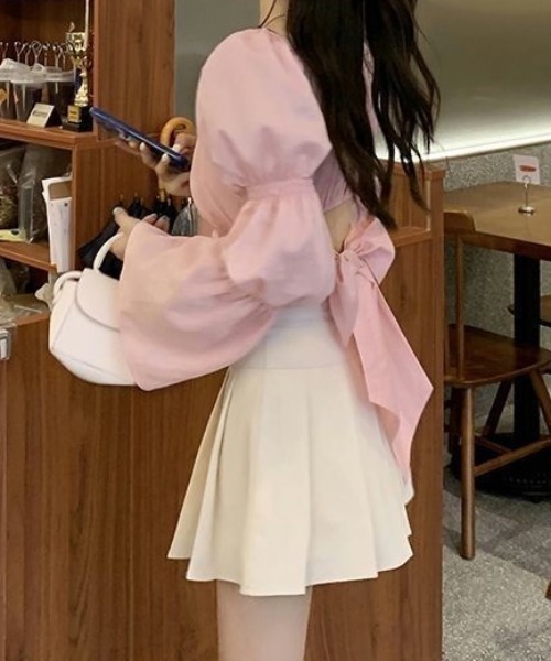 Mejoul(メジュール)の「バックリボン スクエアネック キャンディースリーブ ショートブラウス(シャツ/ブラウス・レディース・ピンク/ホワイト・M/L)」の14枚目の写真