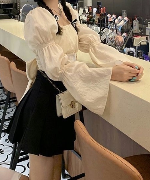 Mejoul(メジュール)の「バックリボン スクエアネック キャンディースリーブ ショートブラウス(シャツ/ブラウス・レディース・ピンク/ホワイト・M/L)」の10枚目の写真