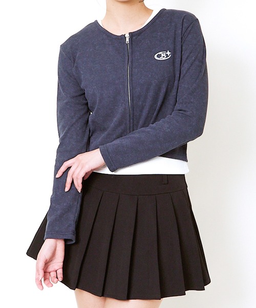 GORGE(ゴージ)の「《ピグメント加工×コンパクト丈》レディース 刺しゅうジップカーディガン 羽織り 春秋(カーディガン/ボレロ・レディース・カーキ/ブラック/ネイビー・F)」の3枚目の写真