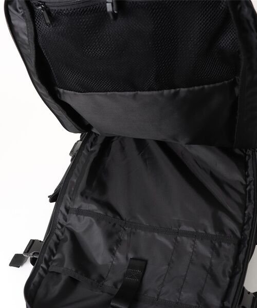 go slow caravan（ゴースローキャラバン）の「NEW ERA/ニューエラ　Smart Pack 28L（バックパック/リュック・メンズ・ブラック・FREE）」の3枚目の写真
