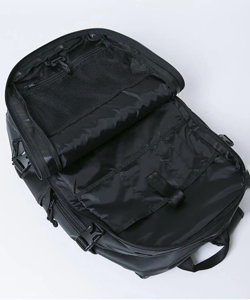go slow caravan（ゴースローキャラバン）の「NEW ERA/ニューエラ　Smart Pack 28L（バックパック/リュック・メンズ・ブラック・FREE）」の5枚目の写真