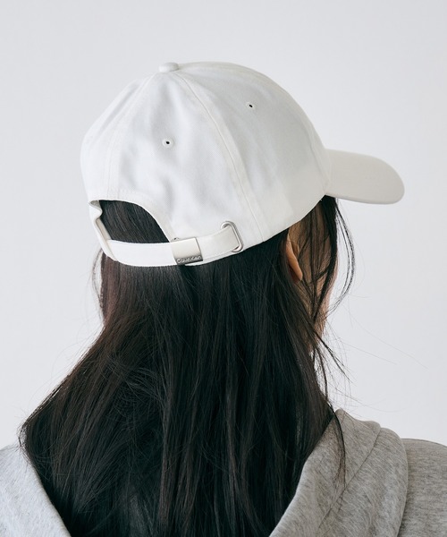 Calvin Klein（カルバン・クライン）の「キャップ - MONOLOGO モノグラムロゴベースボールキャップ（キャップ・メンズ・ブルー系その他/グリーン系その他/ホワイト/ブラック/ネイビー/イエロー系その他/ブルー系その他2/レッド系その他/ダークグリーン/ライトブルー/ブラウン/ベージュ・FREE）」の19枚目の写真