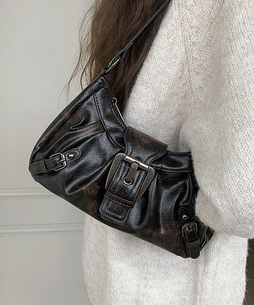 c.u.l(シーユーエル)の「ベルトフラップ 合皮 ショルダーバッグ cula1147(ショルダーバッグ・レディース・ブラック/ブラウン・FREE)」の9枚目の写真
