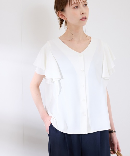 ROPE' PICNIC(ロペピクニック)の「【WEB限定カラー】【UVケア・接触冷感・前後2WAY】フレアスリーブブラウス(シャツ/ブラウス・レディース・チャコールグレー/オフホワイト/サックスブルー/オレンジ/ラベンダー・38)」の11枚目の写真
