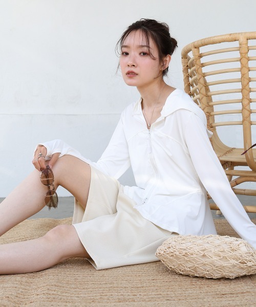 Bab（バブ）の「ペプラムダブルZIPストレッチラッシュガードパーカー（パーカー・レディース・ブラック/オフホワイト/ベージュ・M）」の4枚目の写真