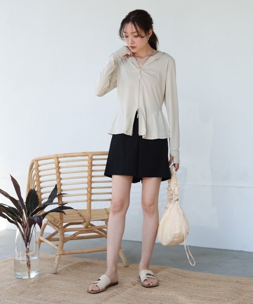 Bab（バブ）の「ペプラムダブルZIPストレッチラッシュガードパーカー（パーカー・レディース・ブラック/オフホワイト/ベージュ・M）」の16枚目の写真