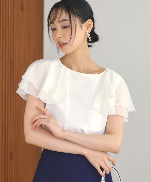 RUIRUE BOUTIQUE(ルイルエブティック)の「洗える ストレッチ | シアー ダブル フリル ケープ Tシャツ | レディース きれいめカジュアル 通勤 半袖 おしゃれ きれいめ カジュアル トップス カットソー(Tシャツ/カットソー・レディース・ロイヤルブルー/ブラック/ホワイト・LL/S/M/L)」の2枚目の写真