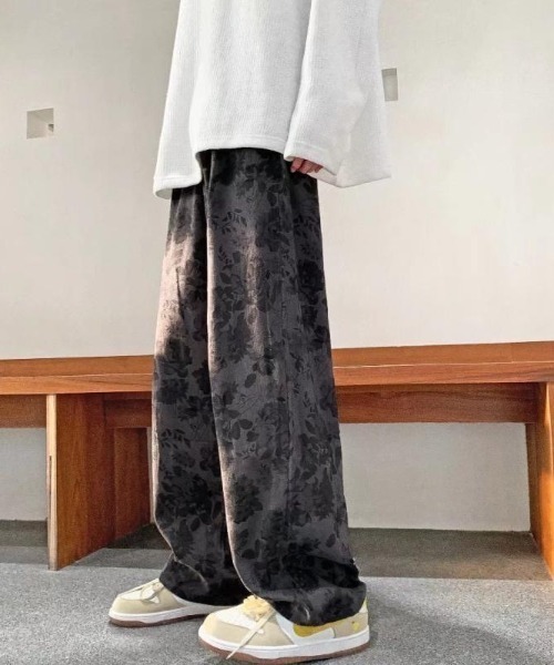FreeZone(フリーゾーン)の「ルーズシルエット花柄ワイドパンツ(チノパンツ・メンズ・グレー/ブラウン・S/M/L)」の5枚目の写真