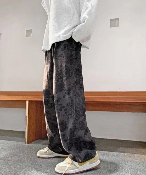 FreeZone(フリーゾーン)の「ルーズシルエット花柄ワイドパンツ(チノパンツ・メンズ・グレー/ブラウン・S/M/L)」の10枚目の写真