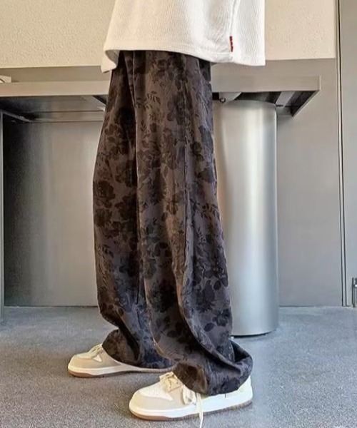 FreeZone(フリーゾーン)の「ルーズシルエット花柄ワイドパンツ(チノパンツ・メンズ・グレー/ブラウン・S/M/L)」の14枚目の写真