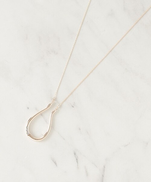 SHOO・LA・RUE（シューラルー）の「ニュアンスUモチーフネックレス（ネックレス・レディース・シルバー/ゴールド/ピンクゴールド・00）」の5枚目の写真