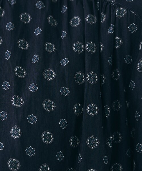 UNTITLED（アンタイトル）の「【セットアップ可能/オンオフ】小紋柄ブラウス（シャツ/ブラウス・レディース・ホワイト系1/ブラウン系1/ネイビー系・00/02/04/44/48）」の20枚目の写真