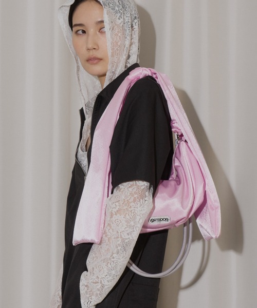 yae(ヤエ)の「【OUTDOOR×yae】Paracord big ribbon bag(ハンドバッグ・レディース・ブラック/グレー/ピンク・FREE)」の15枚目の写真