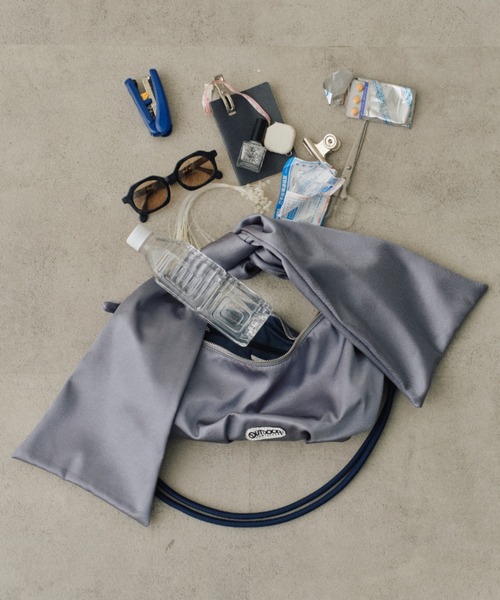 yae(ヤエ)の「【OUTDOOR×yae】Paracord big ribbon bag(ハンドバッグ・レディース・ブラック/グレー/ピンク・FREE)」の11枚目の写真