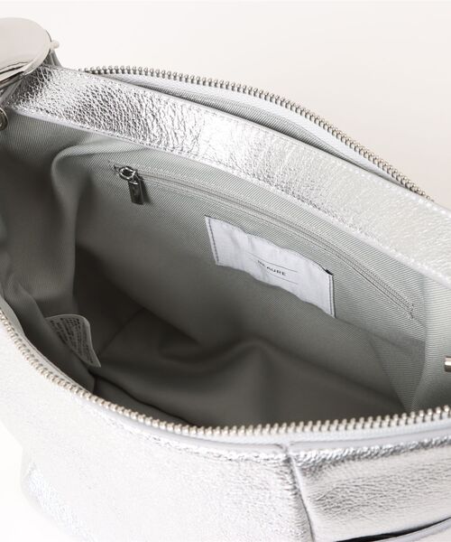Beau're(ヴュレ)の「BEAURE Cow Leather ベルト ワンショルダー Bag(ショルダーバッグ・レディース・ブラック/サックスブルー/シルバー・FREE)」の18枚目の写真