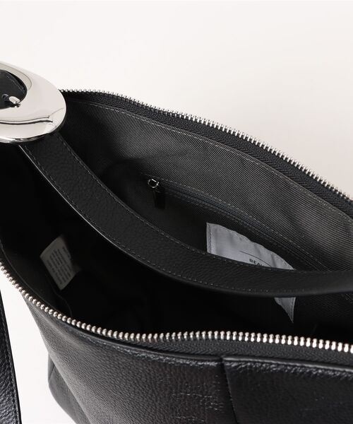 Beau're(ヴュレ)の「BEAURE Cow Leather ベルト ワンショルダー Bag(ショルダーバッグ・レディース・ブラック/サックスブルー/シルバー・FREE)」の19枚目の写真