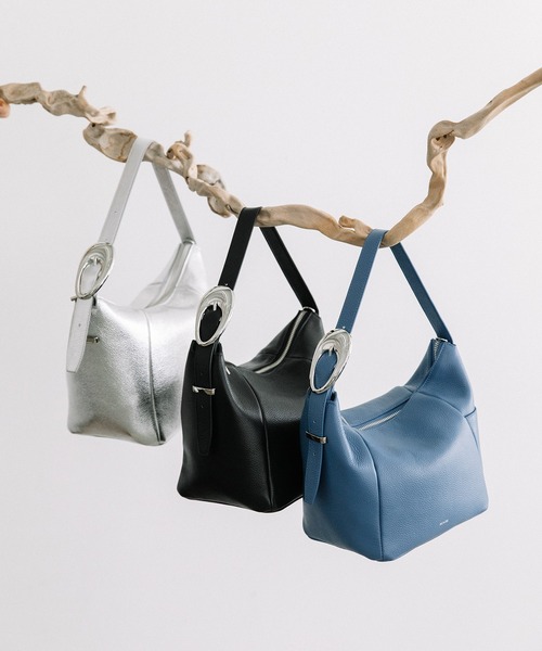 Beau're(ヴュレ)の「BEAURE Cow Leather ベルト ワンショルダー Bag(ショルダーバッグ・レディース・ブラック/サックスブルー/シルバー・FREE)」の22枚目の写真