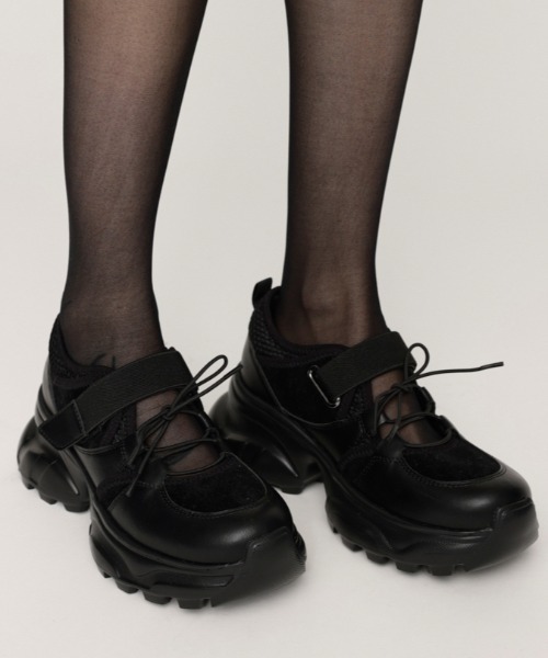 アッパーオープン スニーカー レースアップ 厚底 z331 SLY（スライ）の「OPEN LACE UP SNEAKER オープン レースアップ